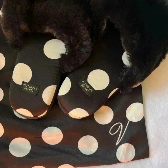 Victorias Secret Polka Dot Slippers - Picture 7 of 7